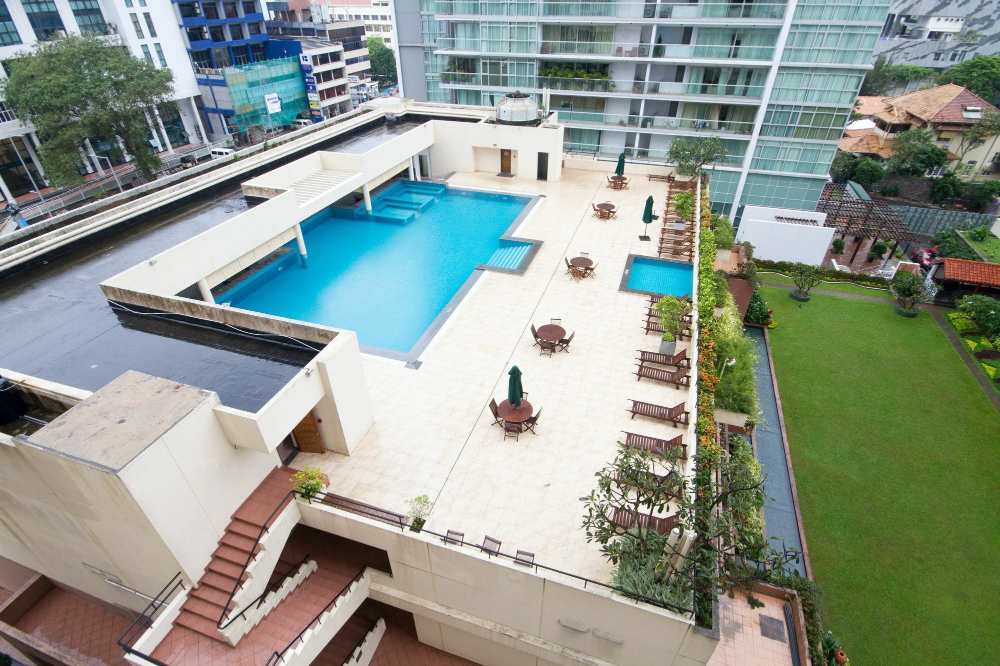 Crescat Residencies Apartment Colombo Exterior photo